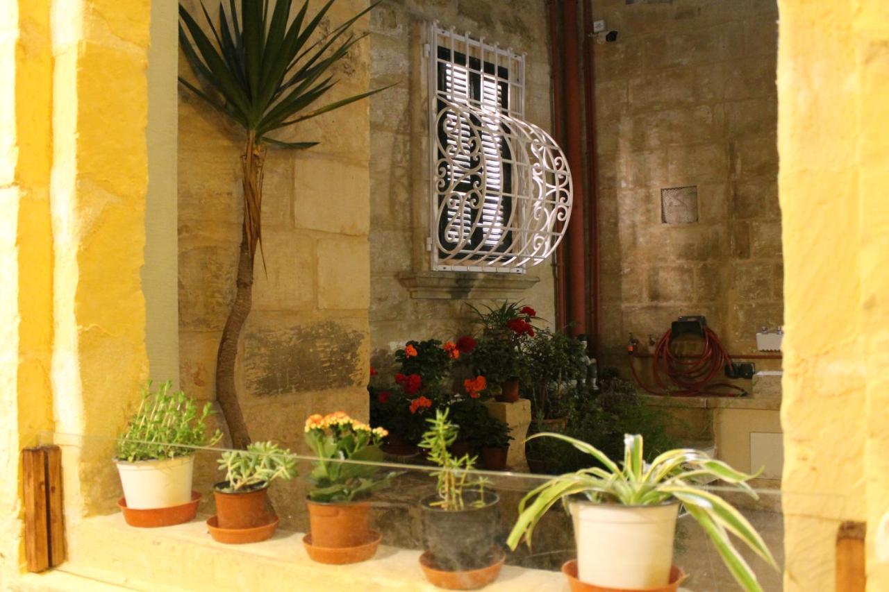 Palazzino Nina Boutique Hotel Qormi Екстериор снимка