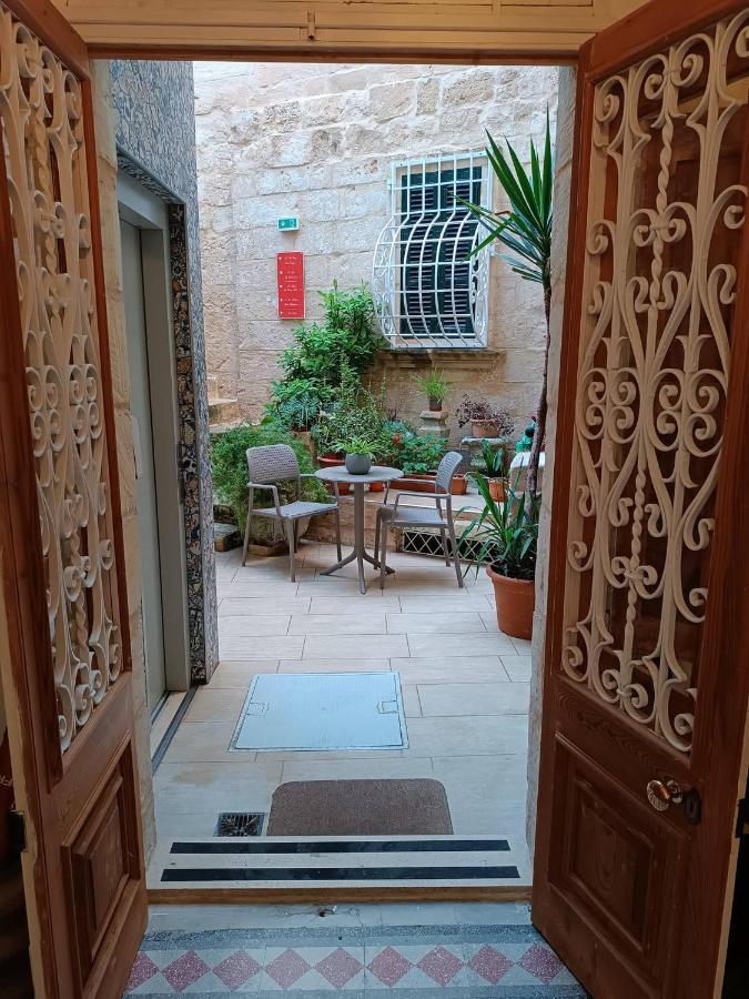 Palazzino Nina Boutique Hotel Qormi Екстериор снимка